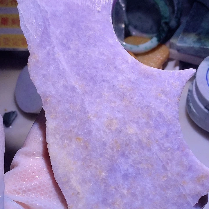 翡翠未镶嵌颈饰边角料