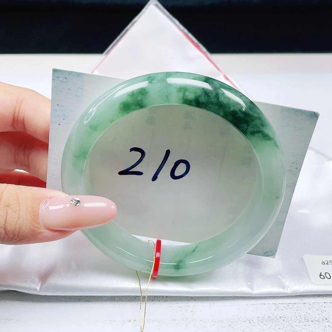 翡翠未镶嵌手镯 正圈60