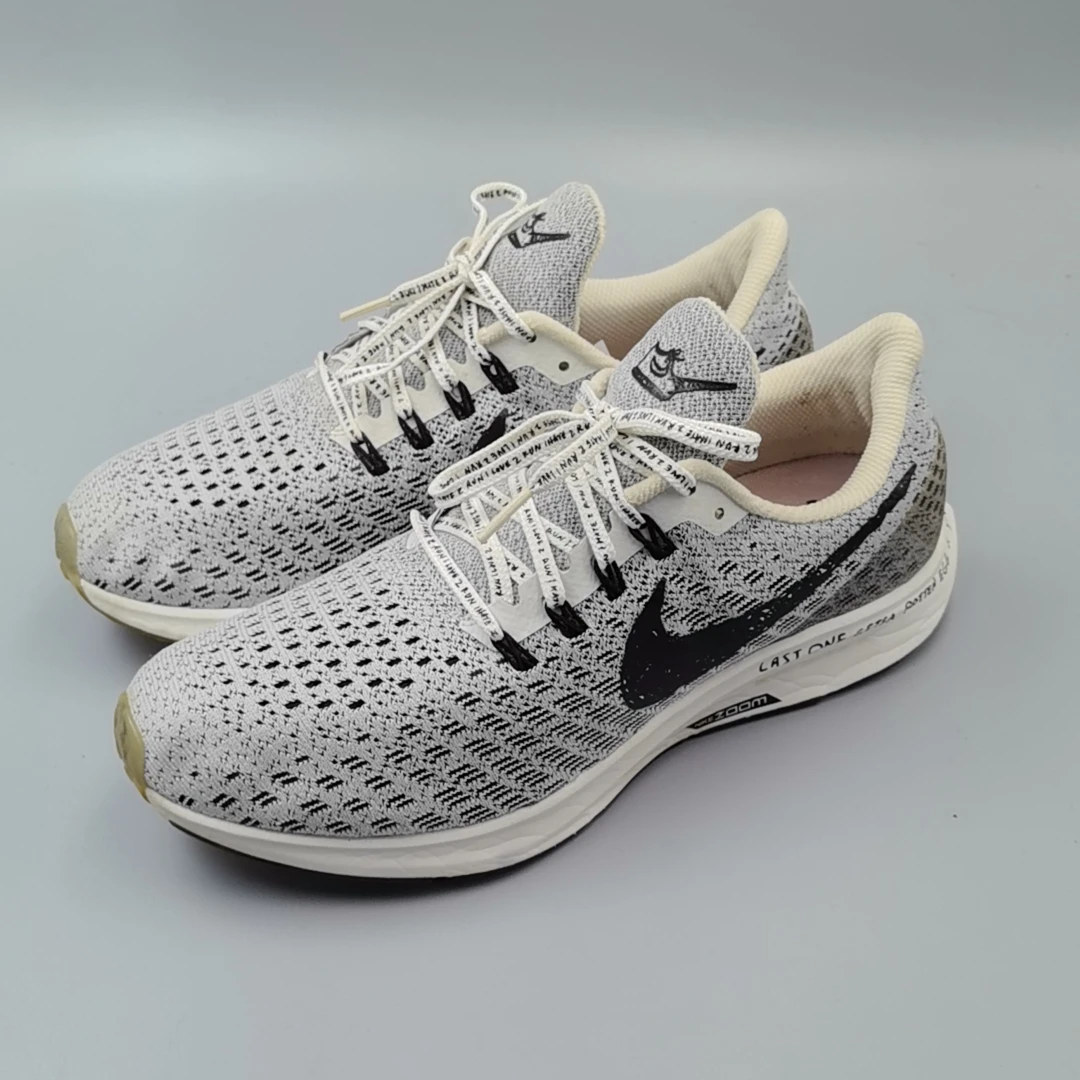 90新 maje 40码250 飞马35 跑鞋 正品二手 不含查验费 白/黑/涂鸦