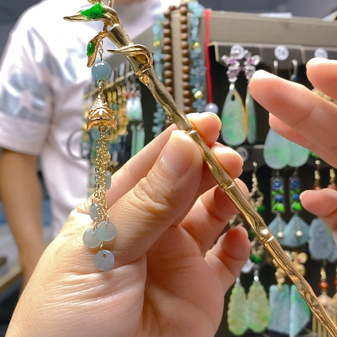 未镶嵌翡翠耳饰翡翠