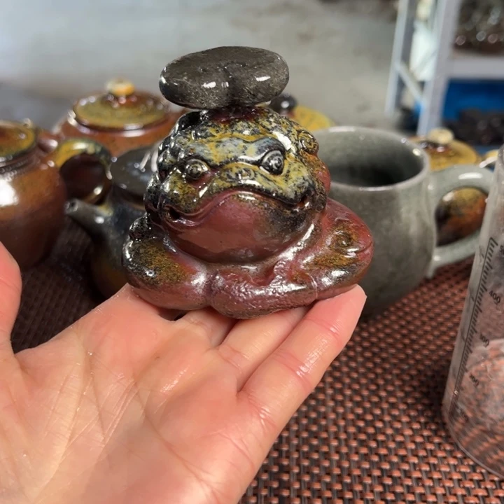 紫砂茶杯金蟾盖只