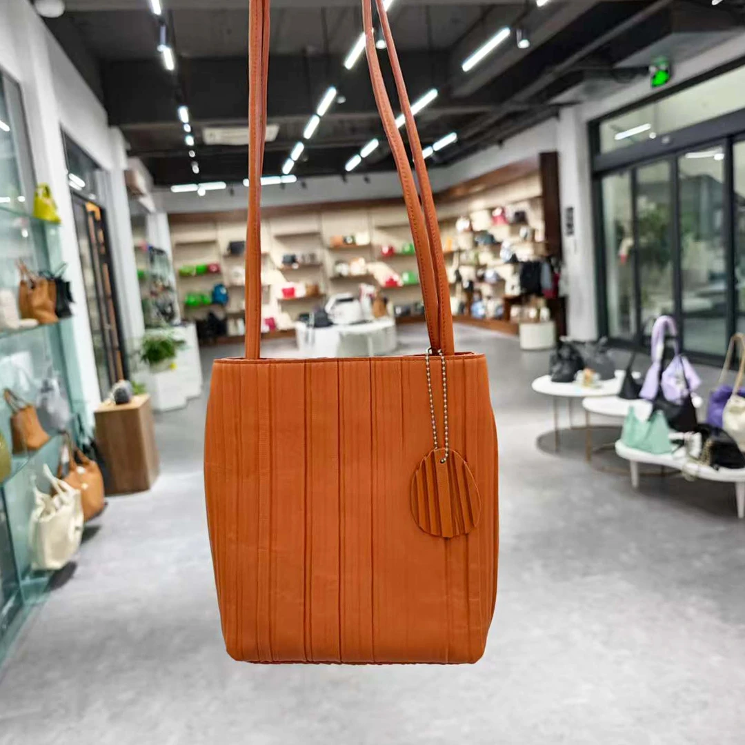 2025新款时尚头层小羊皮单肩简约大气包包25C0685