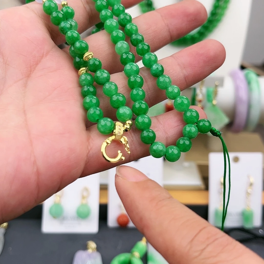 翡翠颈饰未镶嵌我