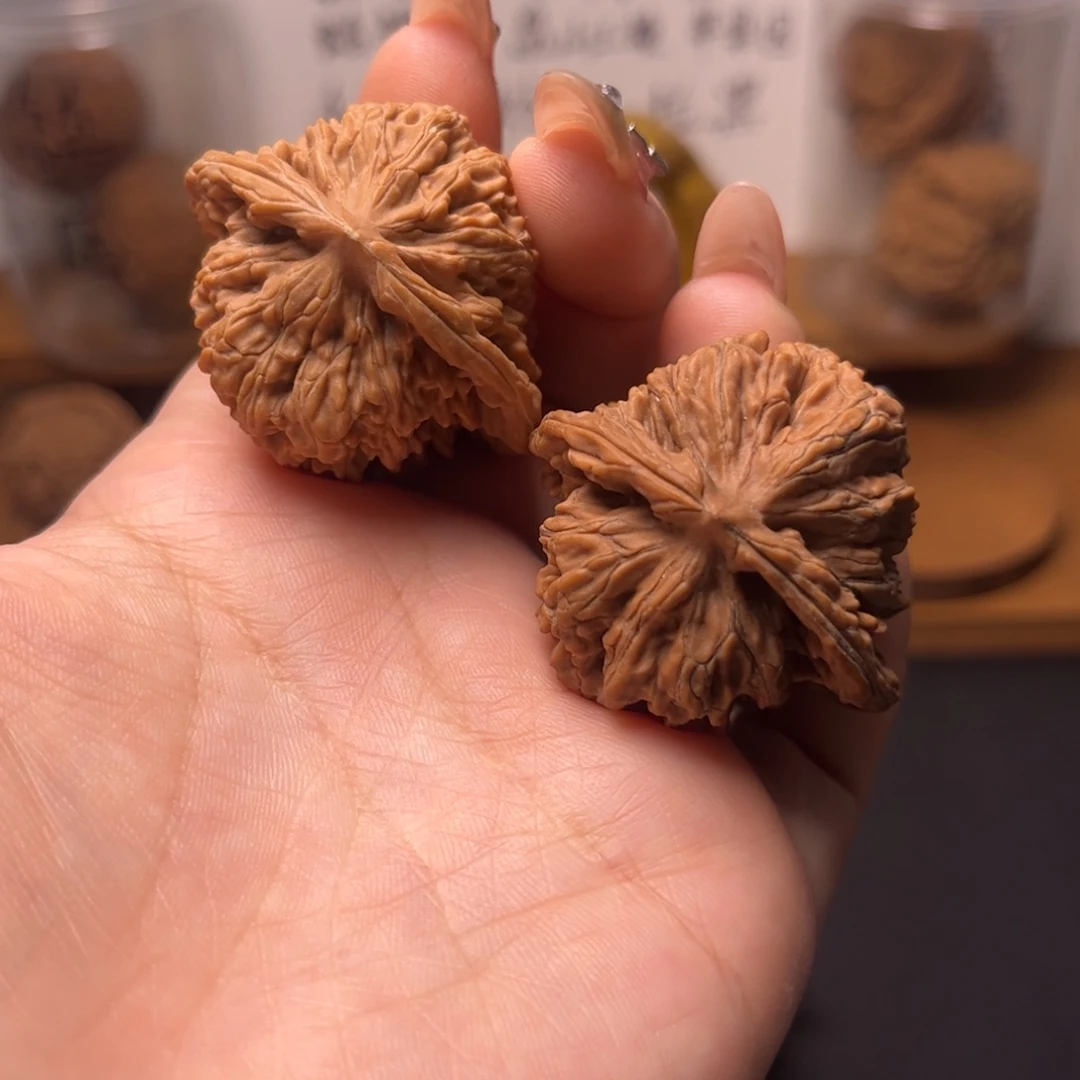 把件文玩核桃四座楼随机发瑕疵40左右，不退换