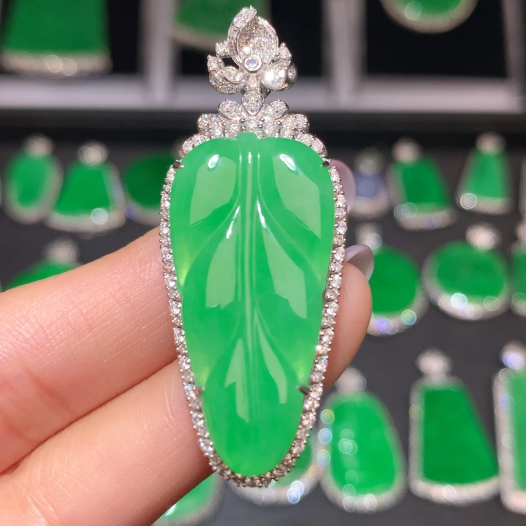 翡翠颈饰18K金镶嵌翡翠