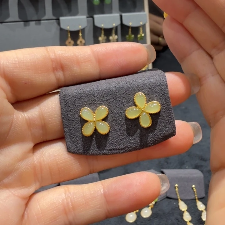 爱***肥未镶嵌手镯和田玉（碧玉）