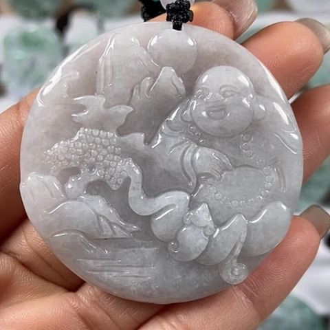 翡翠颈饰未镶嵌山水逍遥佛