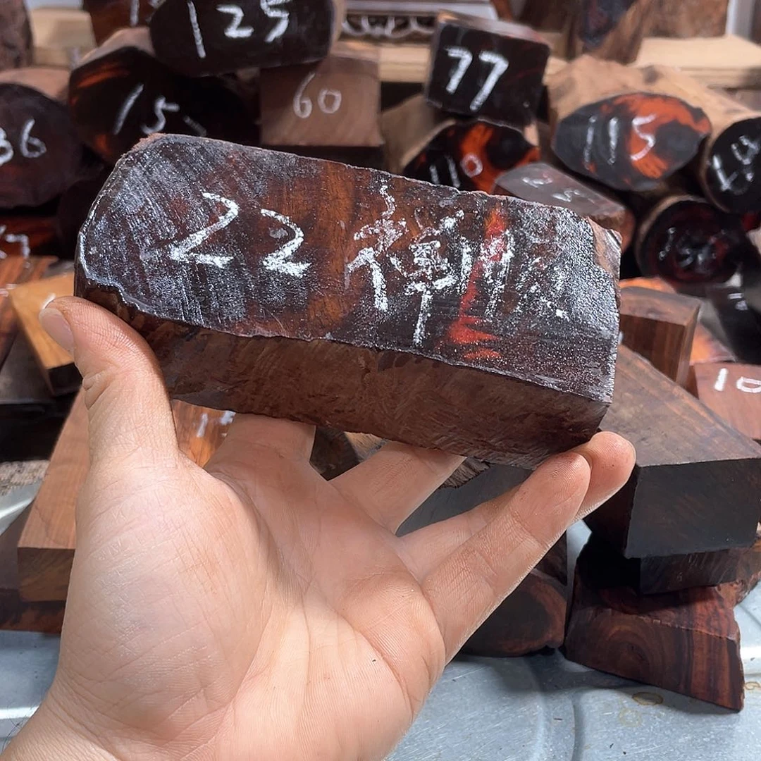 交趾黄檀（大红酸枝）