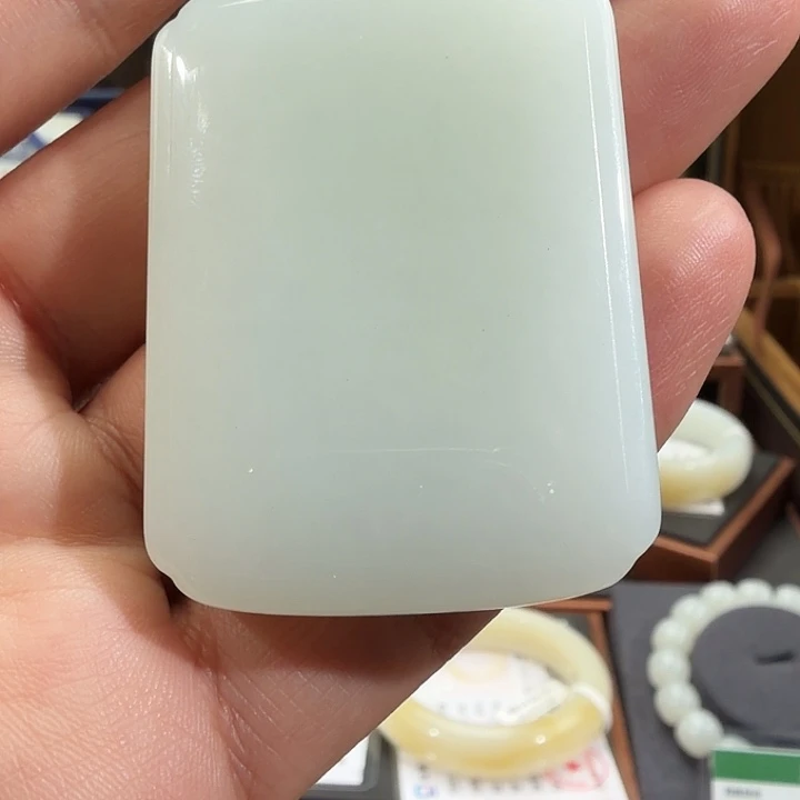 徽***微和田玉（白玉）未镶嵌颈饰