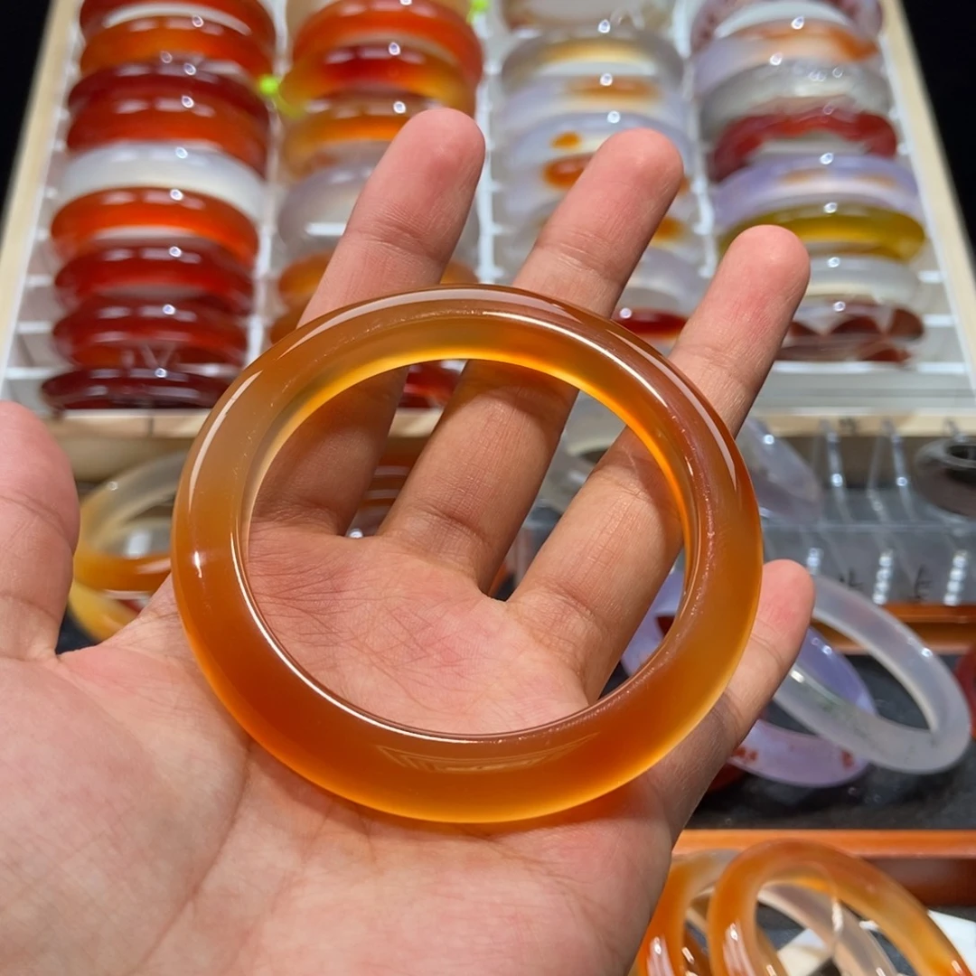 梨***落玛瑙/玉髓手镯未镶嵌