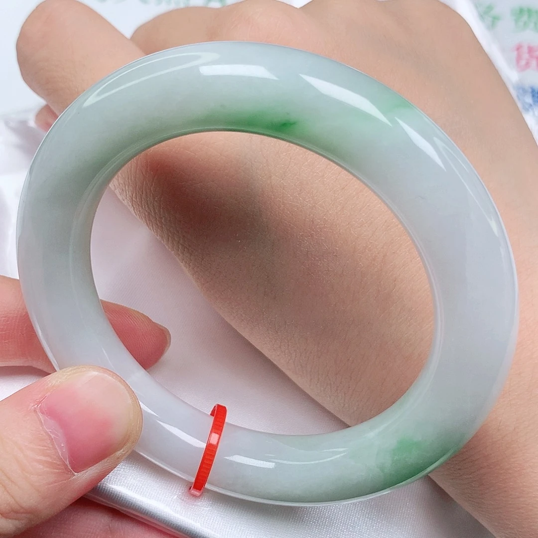 未镶嵌手镯（圆镯）翡翠1