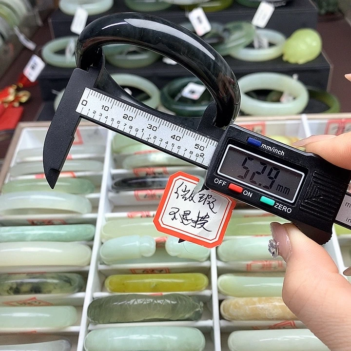 蛇纹石玉手镯未镶嵌697