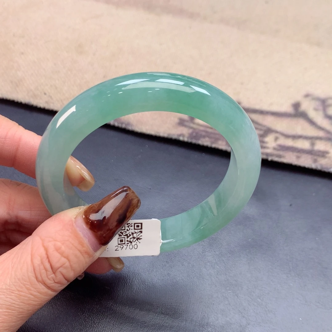 未镶嵌手镯翡翠缅甸翡翠手镯