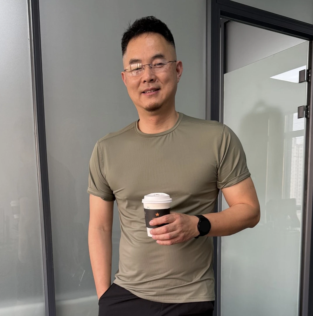 蝉翼夏季速干运动短袖T恤透气圆领弹力休闲训练纯色修身排汗快干