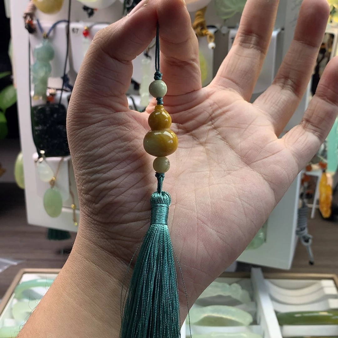 【闪购商品】蛇纹石玉颈饰未镶嵌