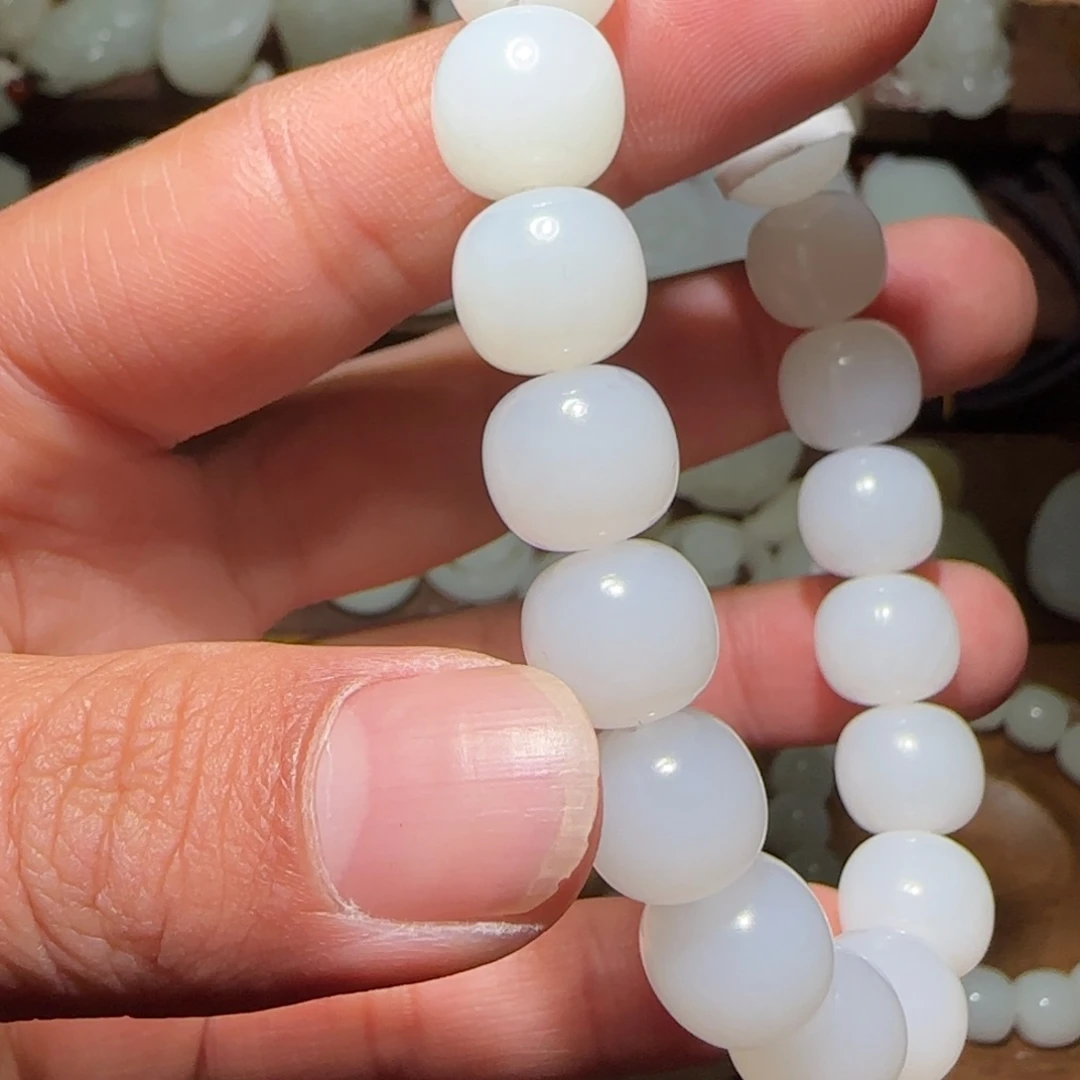 A***夏和田玉未镶嵌手链