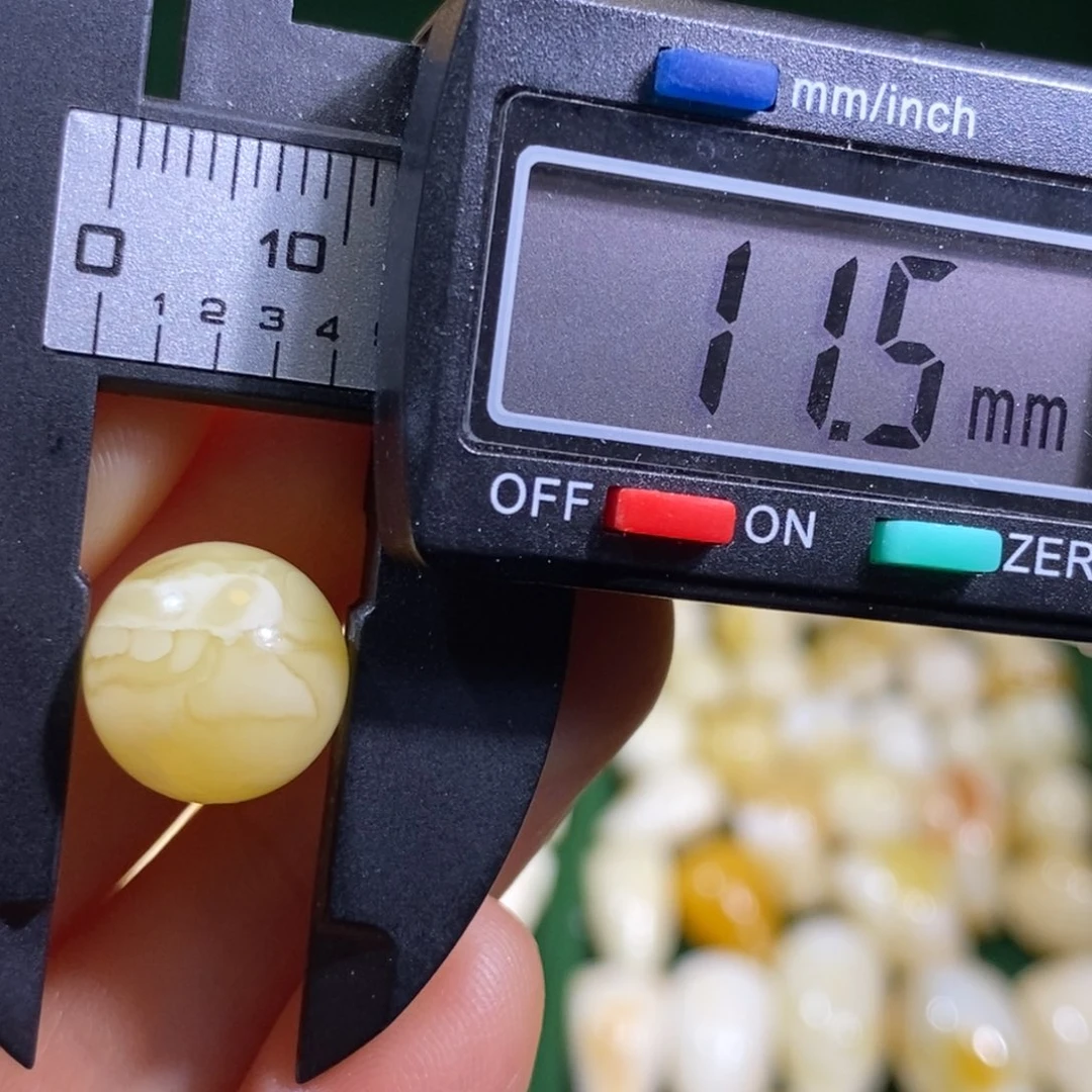 蜜蜡未镶嵌裸石配饰