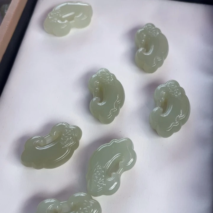 和田玉未镶嵌颈饰多样性发货，发其一