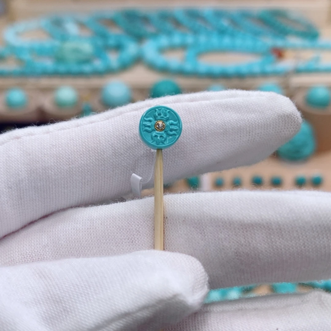 绿松石未镶嵌珠宝奇石