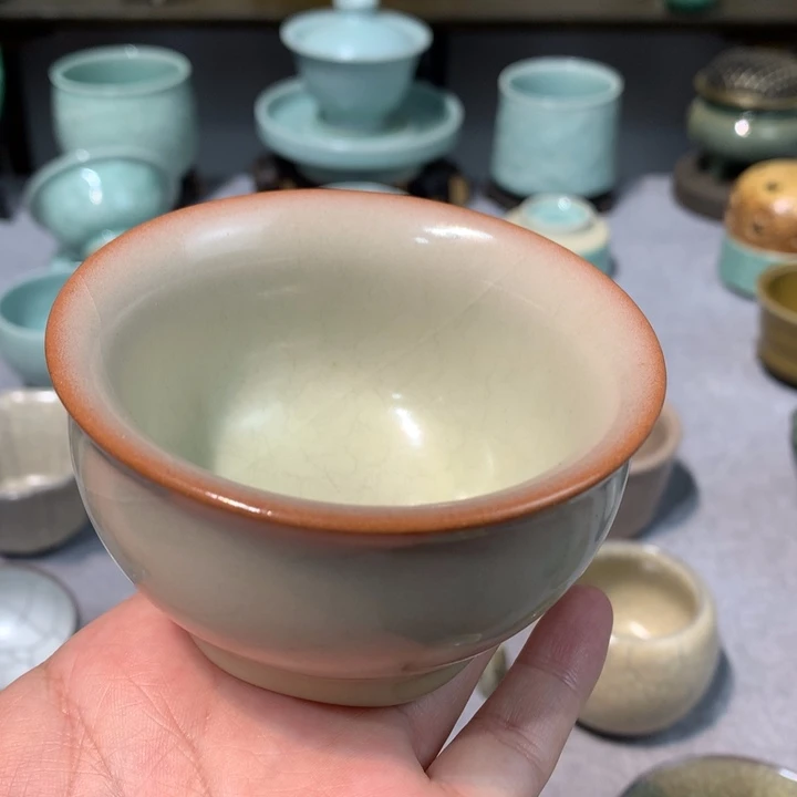 龙泉青瓷猪油冻茶碗