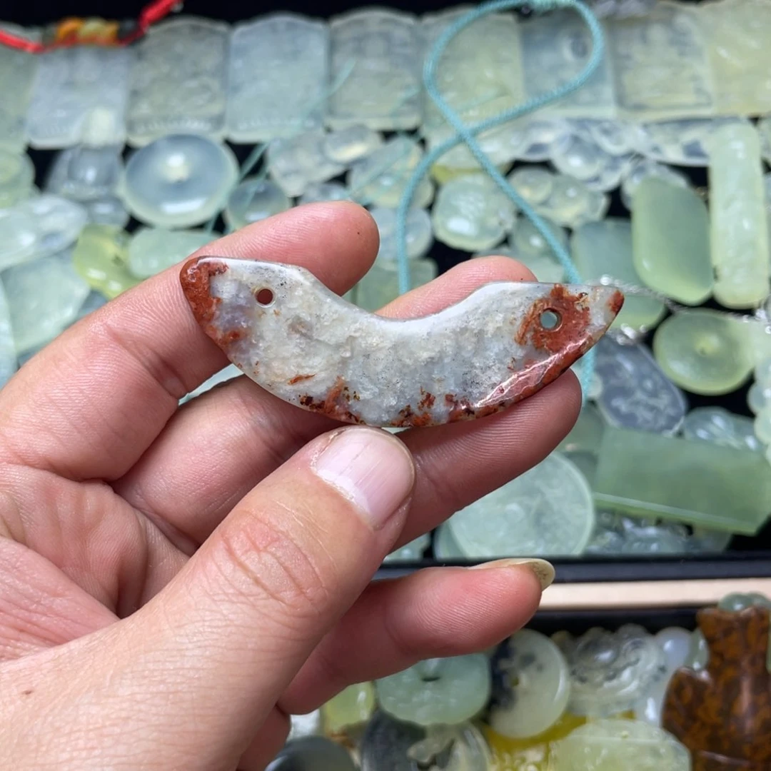 未镶嵌蛇纹石玉颈饰美*