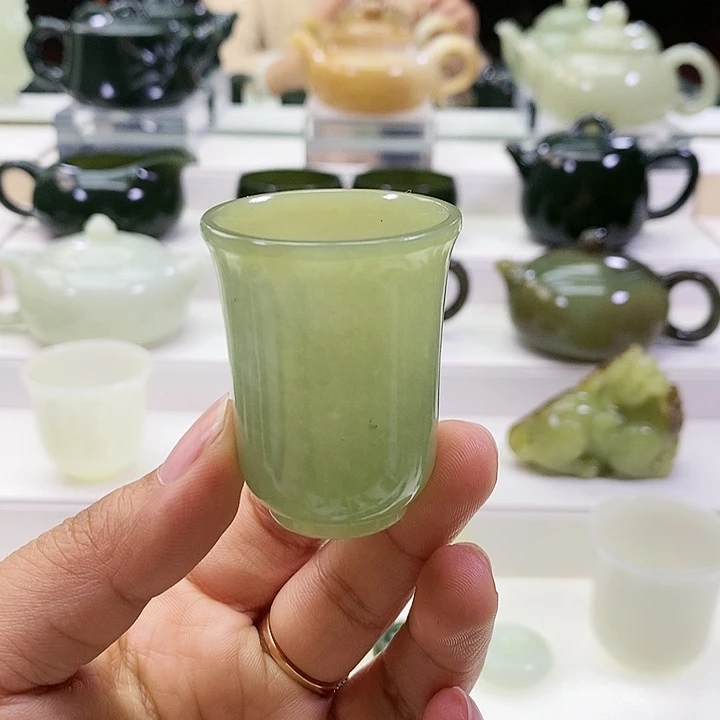 未镶嵌和田玉挂件杯子