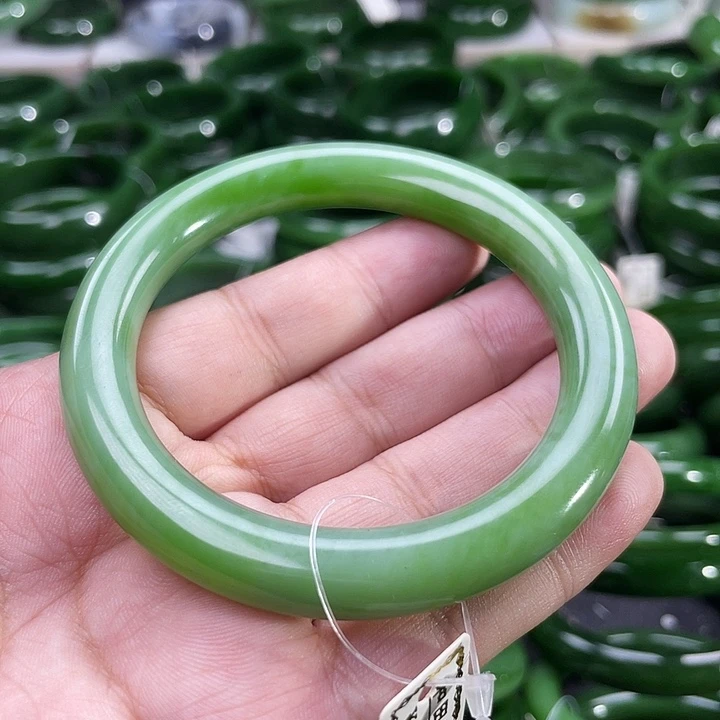 未镶嵌手镯和田玉（碧玉）