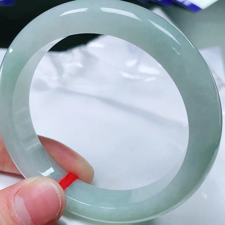 翡翠手镯（圆镯）未镶嵌翡翠手镯未镶嵌