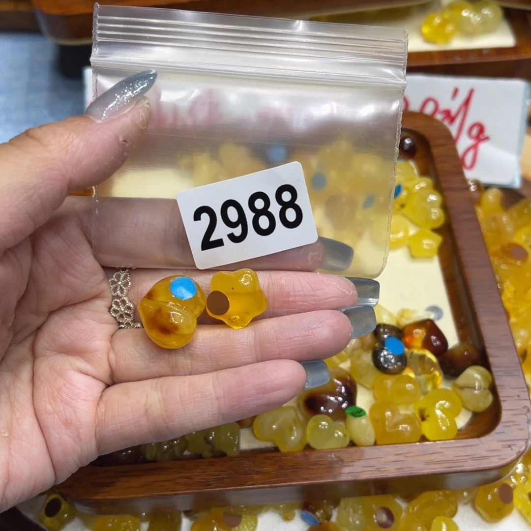 琥珀未镶嵌珠宝奇石