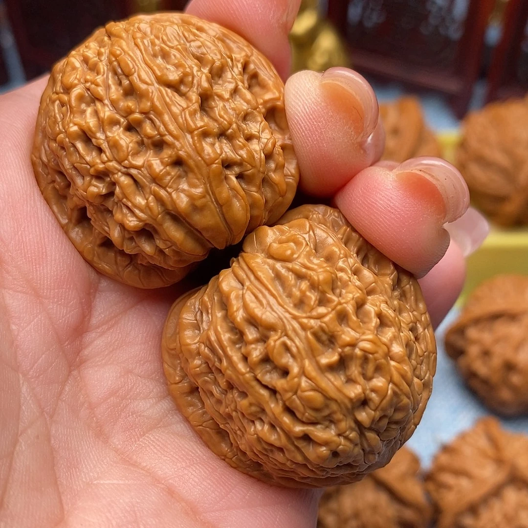 文玩核桃把件35全品毕业红宝石