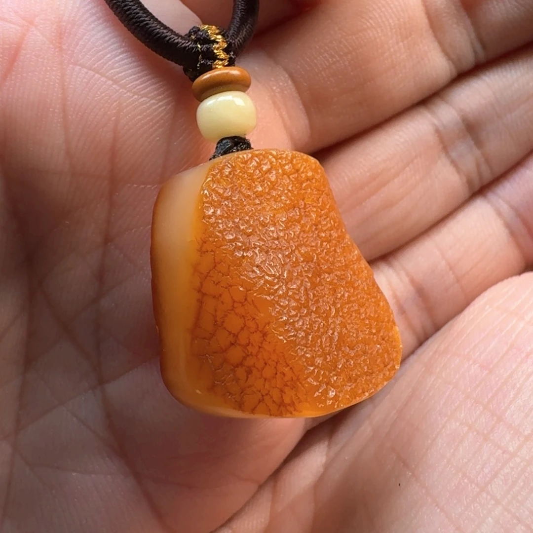 未镶嵌颈饰琥珀蜜蜡