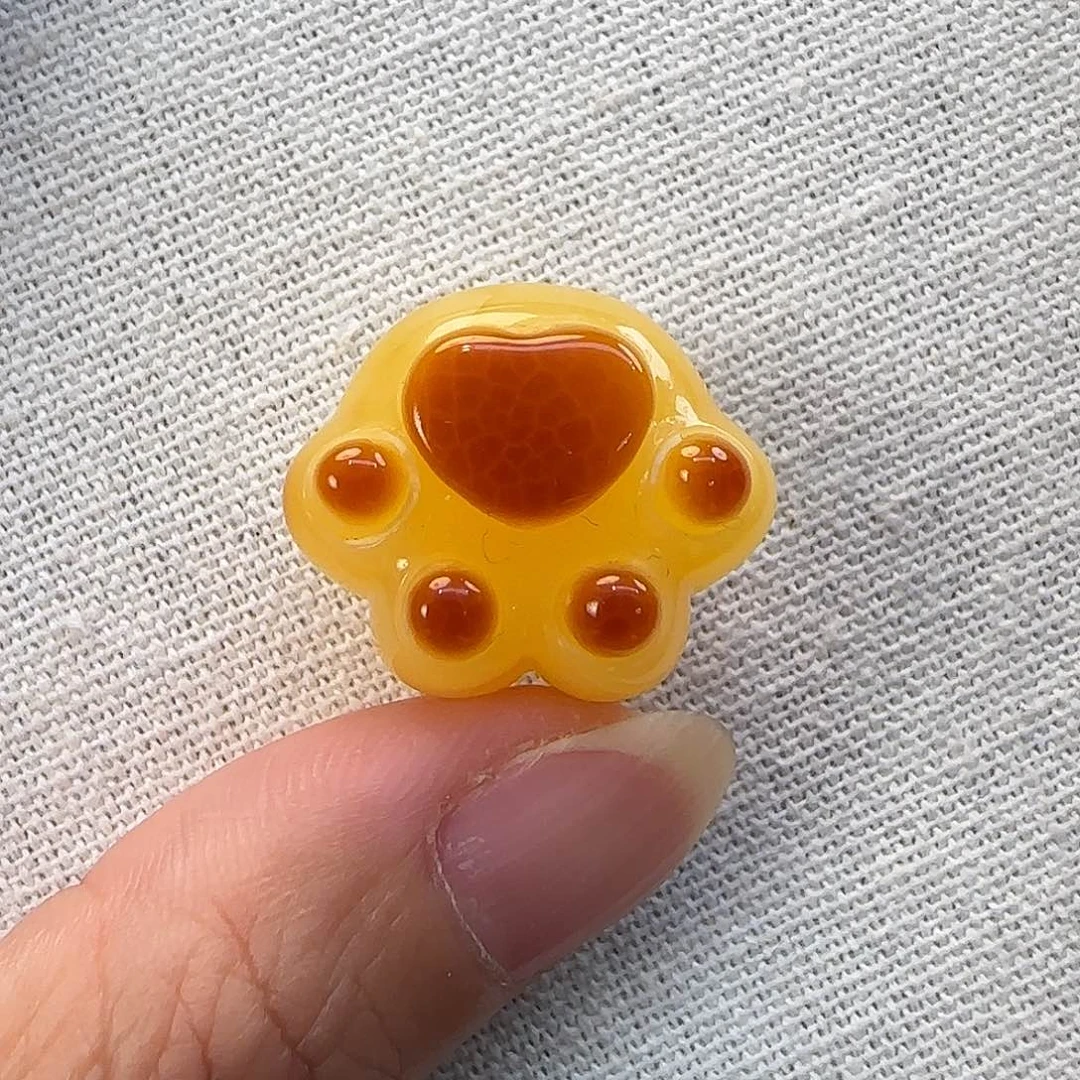 琥珀未镶嵌珠宝奇石小**?