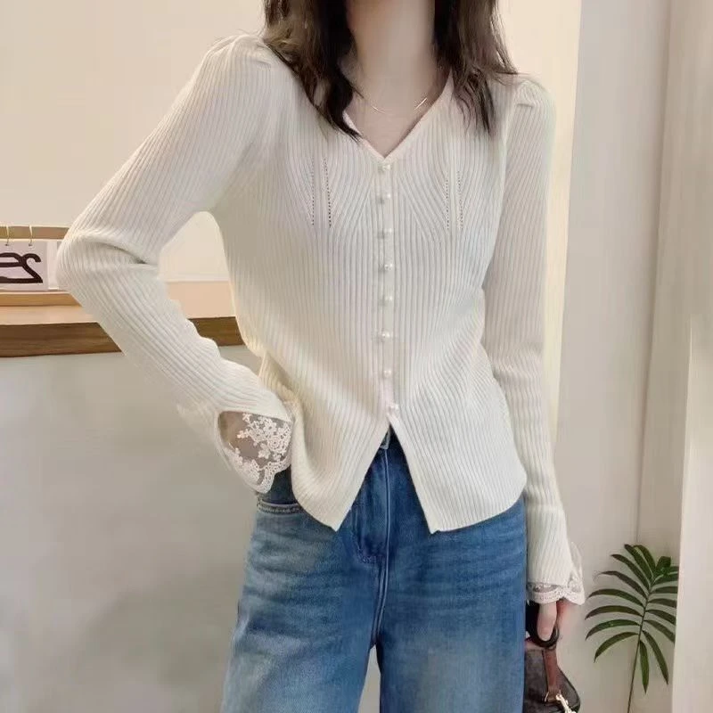 格子推荐~韩系V领单排扣蕾丝拼接针织衫