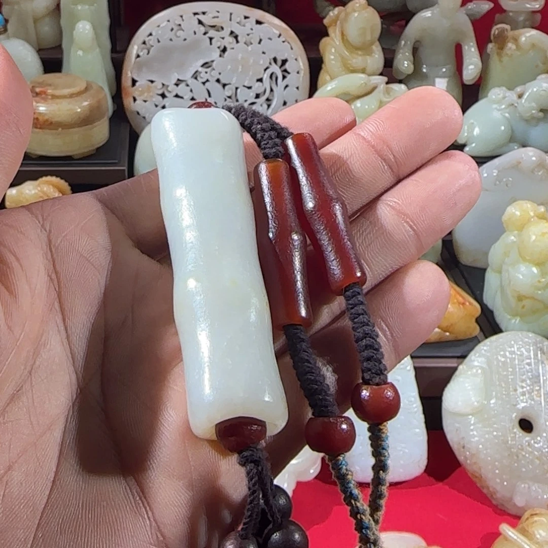 和田玉摆件未镶嵌阳**月