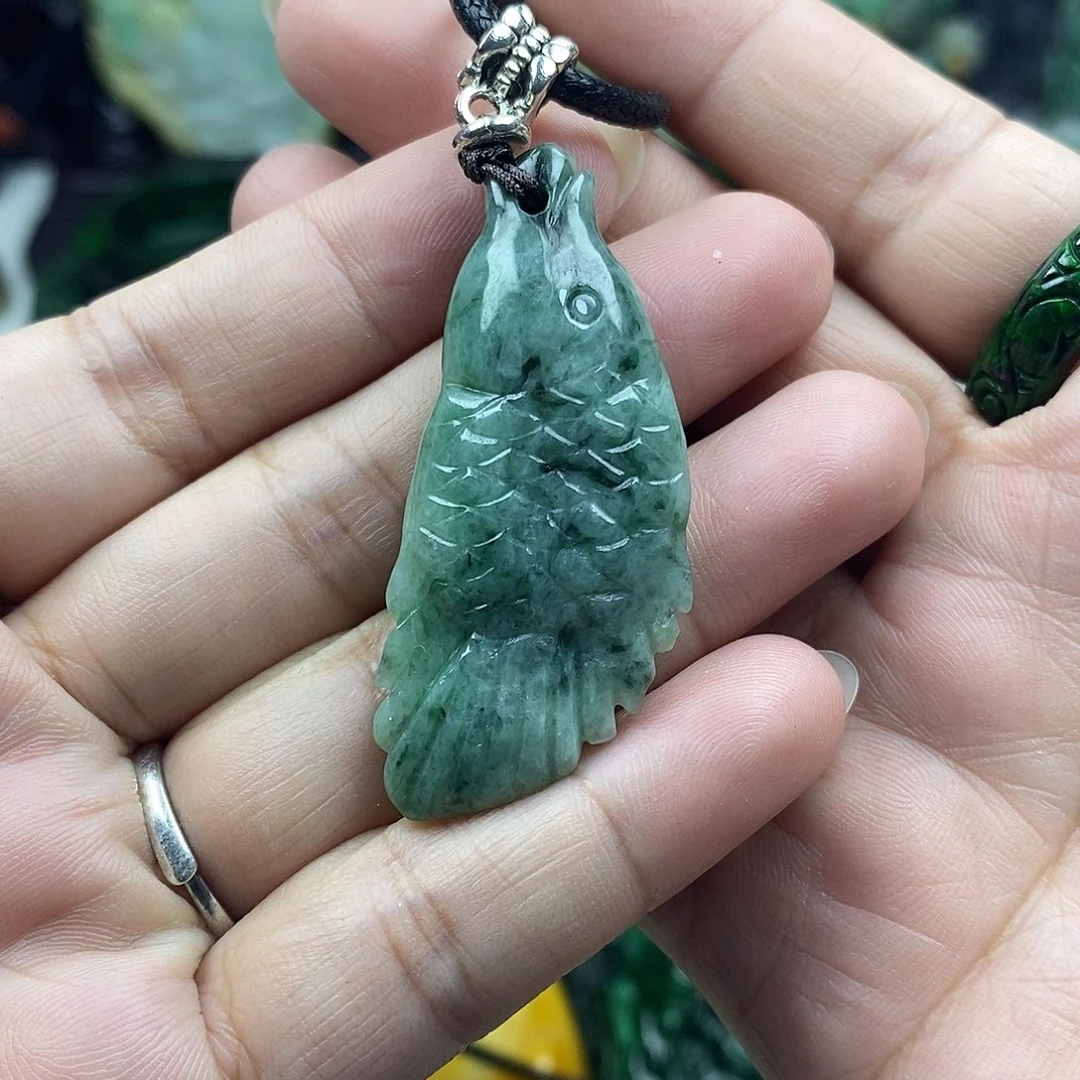 颈饰未镶嵌翡翠牌子