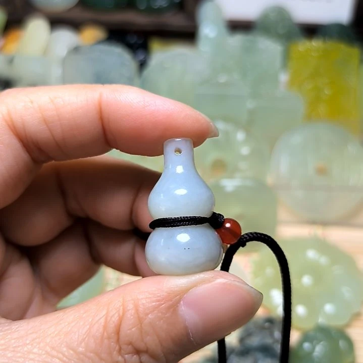 蛇纹石玉颈饰未镶嵌南*