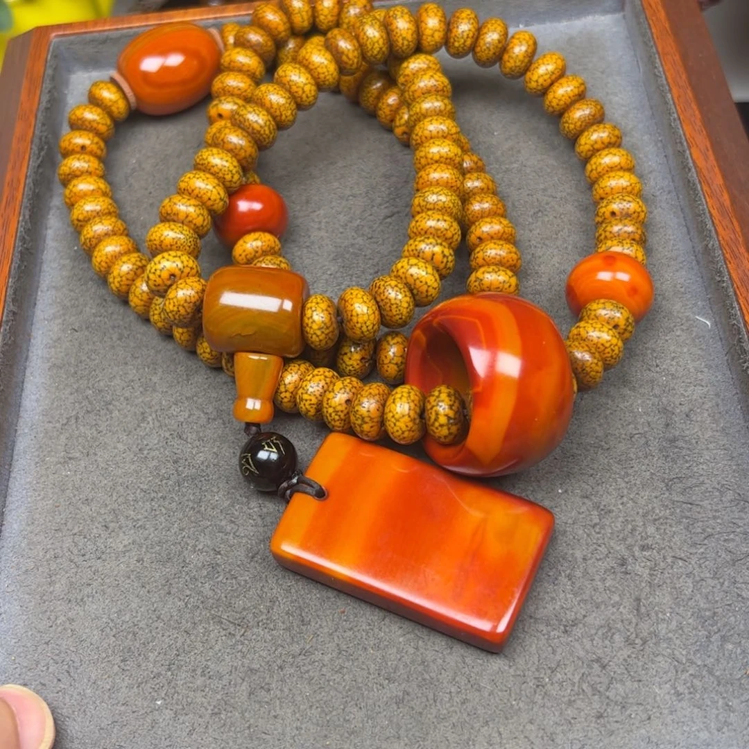 星月菩提吊坠s*w菩提