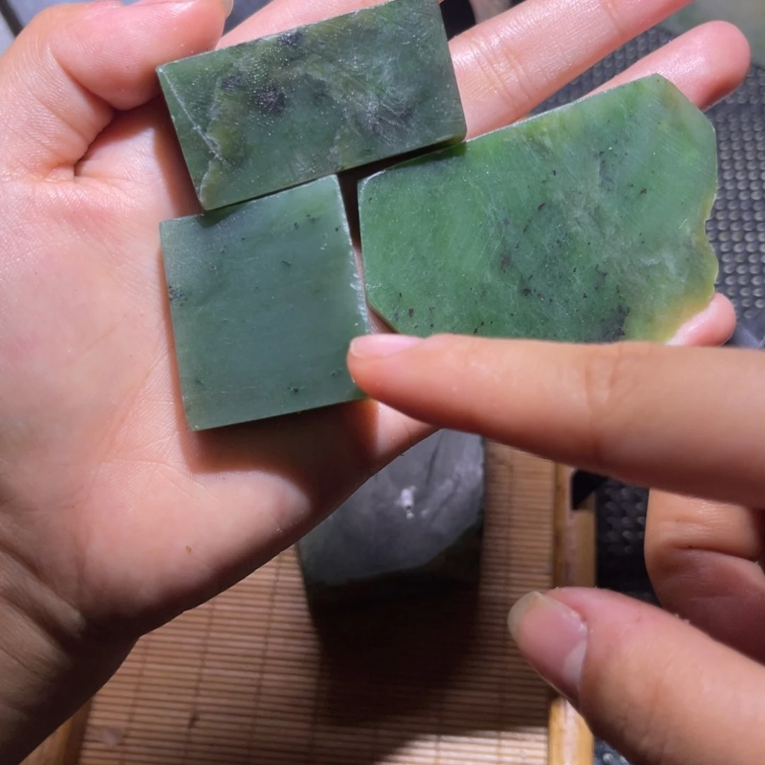 未镶嵌和田玉（子料）挂件