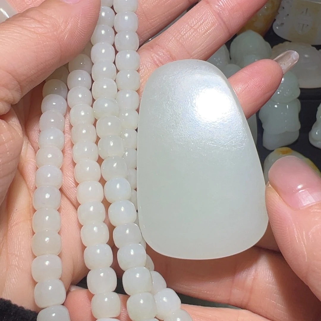 颈饰未镶嵌和田玉真**?