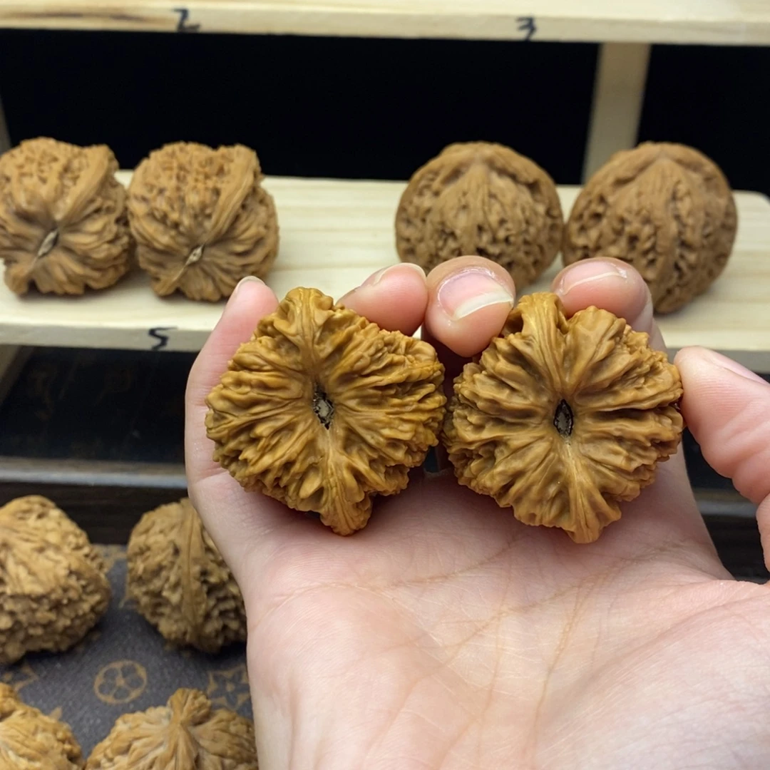 雪***洋吊坠文玩核桃涿鹿一代老树南将