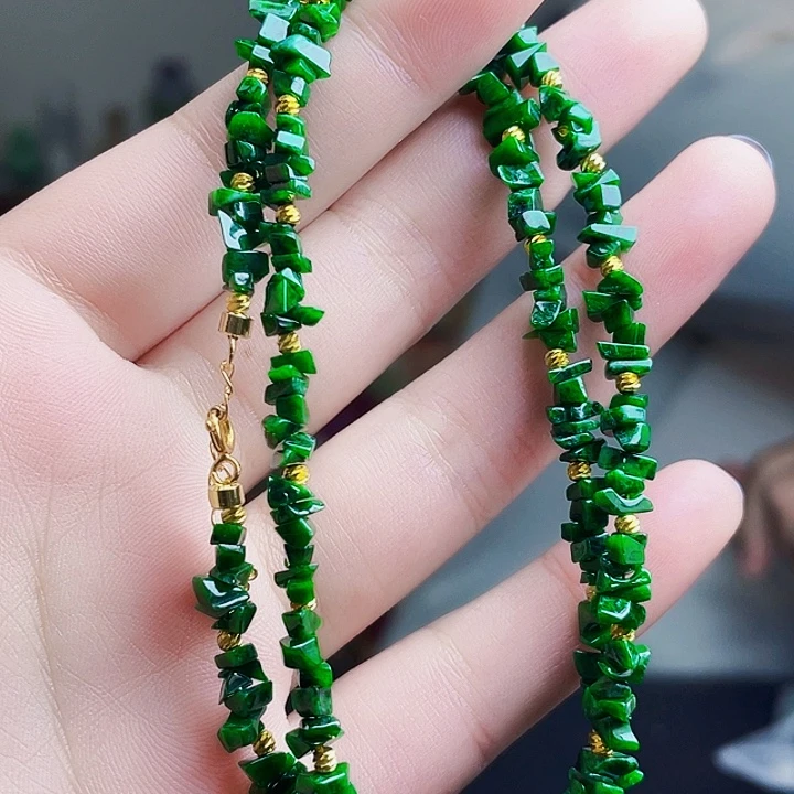 翡翠未镶嵌颈饰多样性