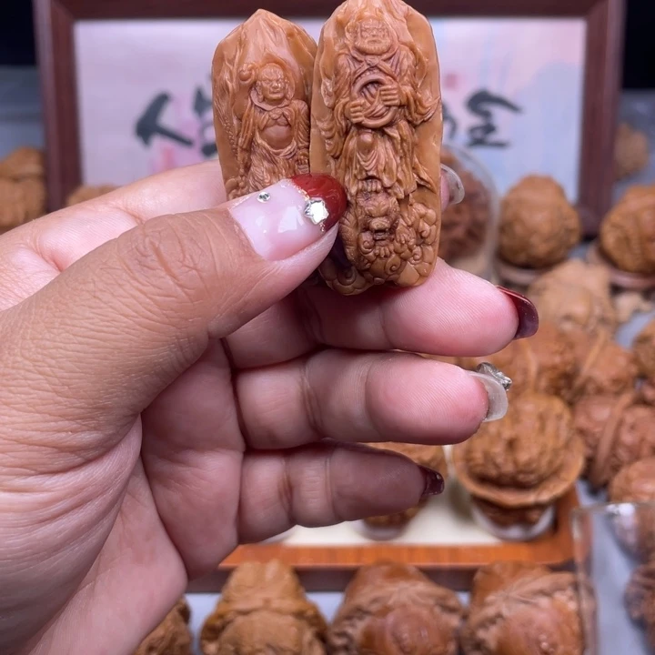 ****༂金条雕刻降龙伏虎