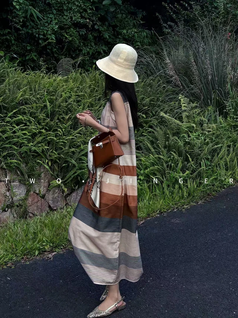 二静子 极简约静奢 『金字塔』精致女人必要的坎肩连衣裙 CX9773