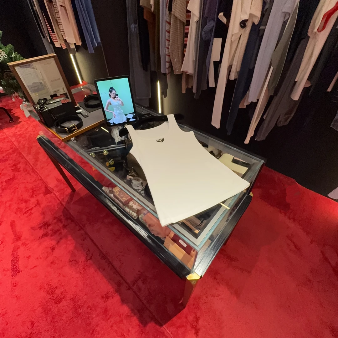 ❉认准赫玛 SS25 珐琅三角牌休闲背心#原铆钉#张天爱同款#1313上新