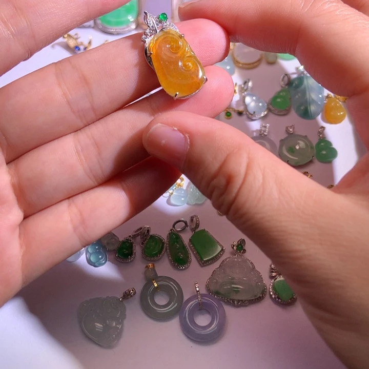 翡翠散珠清清浅浅