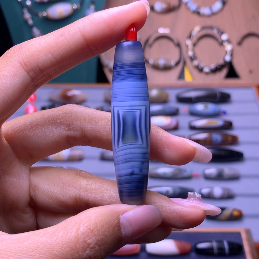 未镶嵌颈饰玛瑙/玉髓人**茶