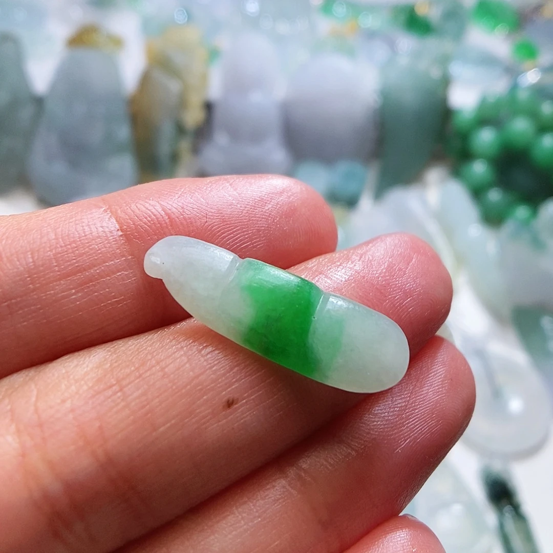 定制翡翠未镶嵌福豆