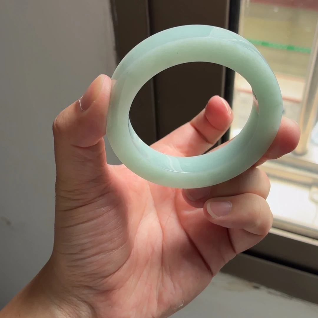 悠***悠未镶嵌多样性定制手镯定制翡翠