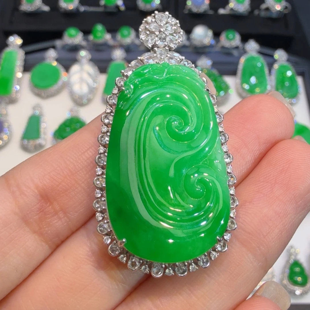 翡翠18K金镶嵌颈饰收到货48小时鉴赏期