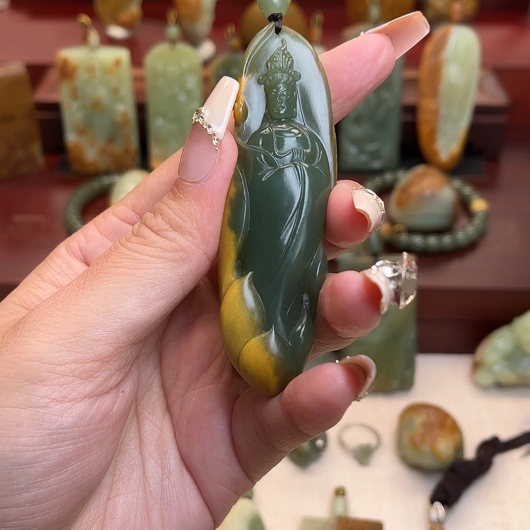 松***山岫岩河磨玉（透闪石质玉）未镶嵌颈饰